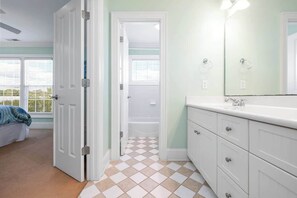 Douche, sèche-cheveux