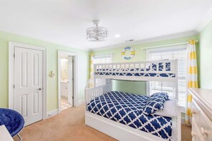 6 chambres, fer et planche à repasser, Wi-Fi, draps fournis