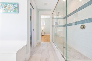 Shower, hair dryer, towels - Seaside Palace (Kure Beach)