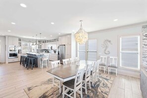 Dining - The OdySea (Carolina Beach)