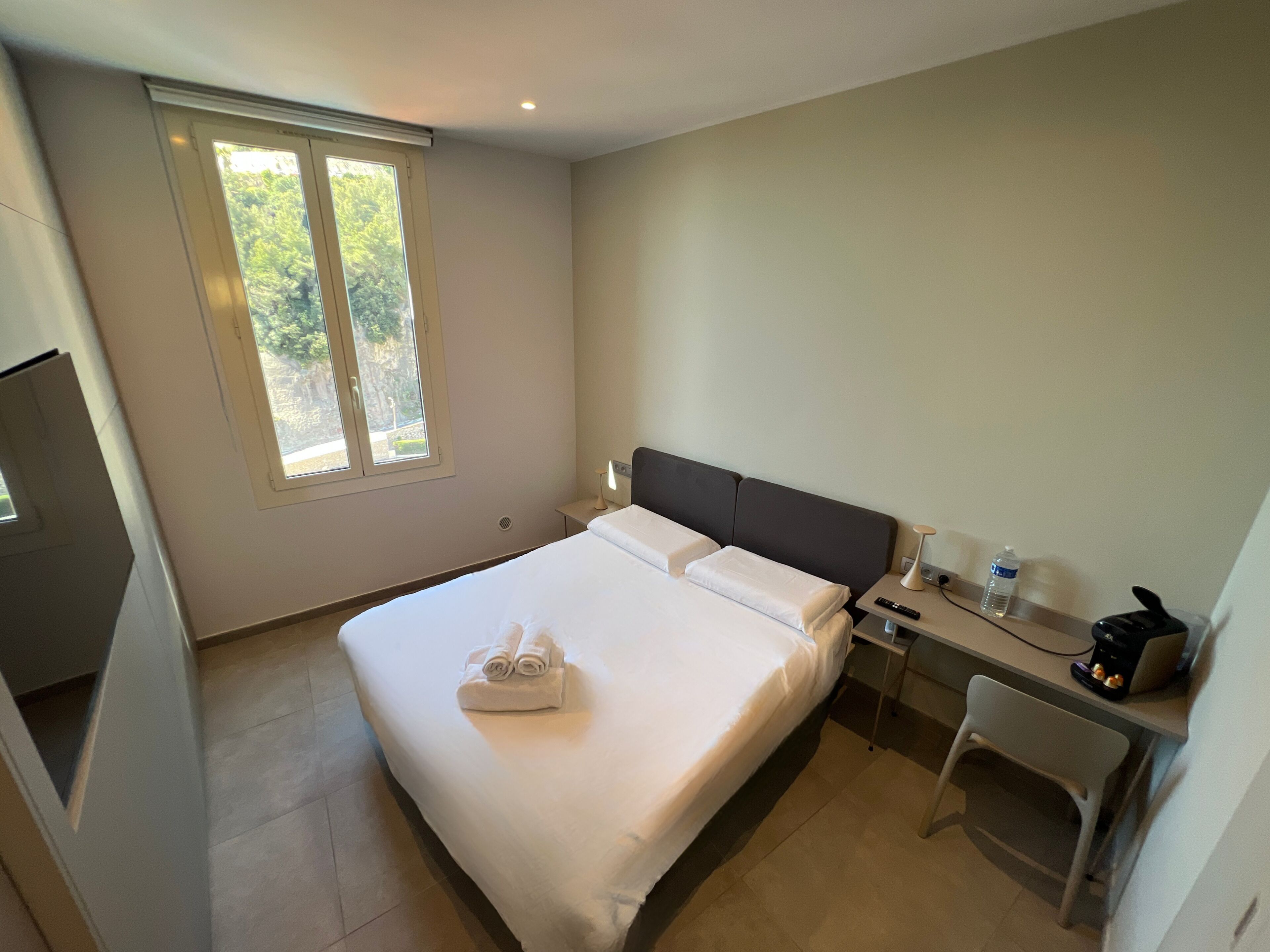 1 chambre, fer et planche à repasser, Wi-Fi, literie fournie