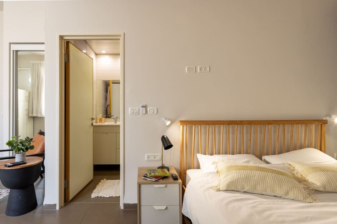 Een strijkplank/strijkijzer, gratis wifi