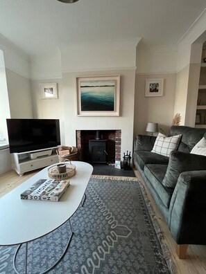 Living area - The Cosy Grove (Bangor)