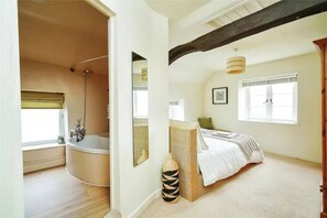 4 bedrooms, iron/ironing board, WiFi, bed sheets - Beautiful Cotswolds cottage (Witney)