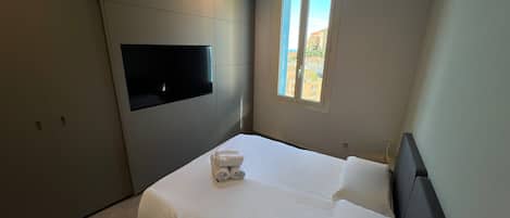 1 chambre, fer et planche Ă repasser, Wi-Fi, draps fournis