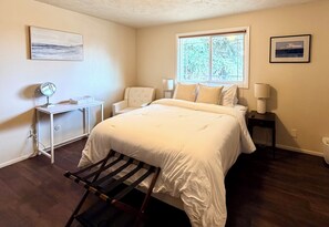 4 makuuhuonetta, työpöytä, silitysrauta/-lauta, ilmainen Wi-Fi