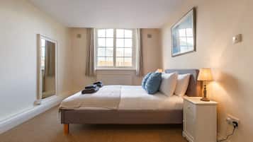 11 bedrooms, iron/ironing board, free WiFi, bed sheets