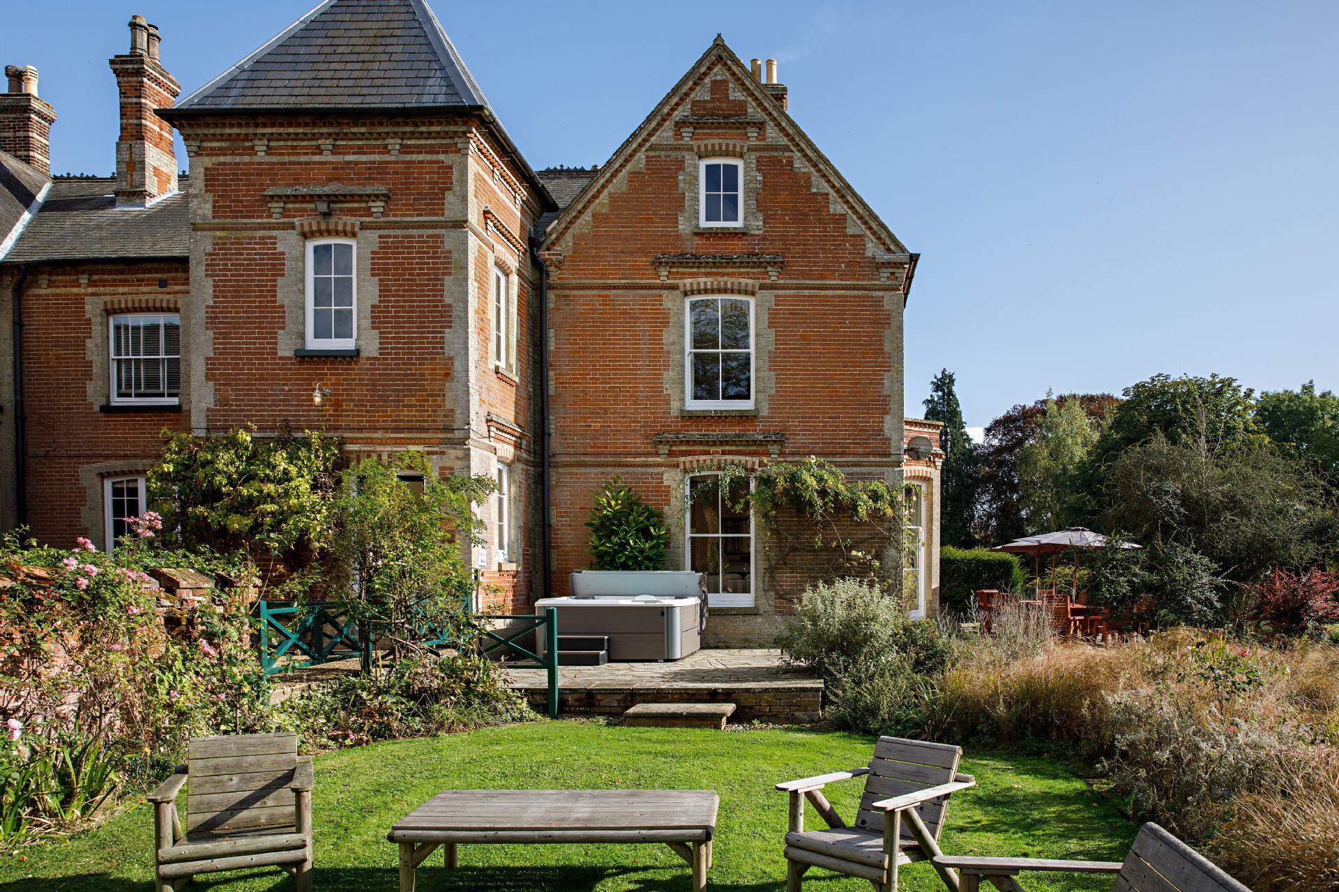 屋外ダイニングエリア