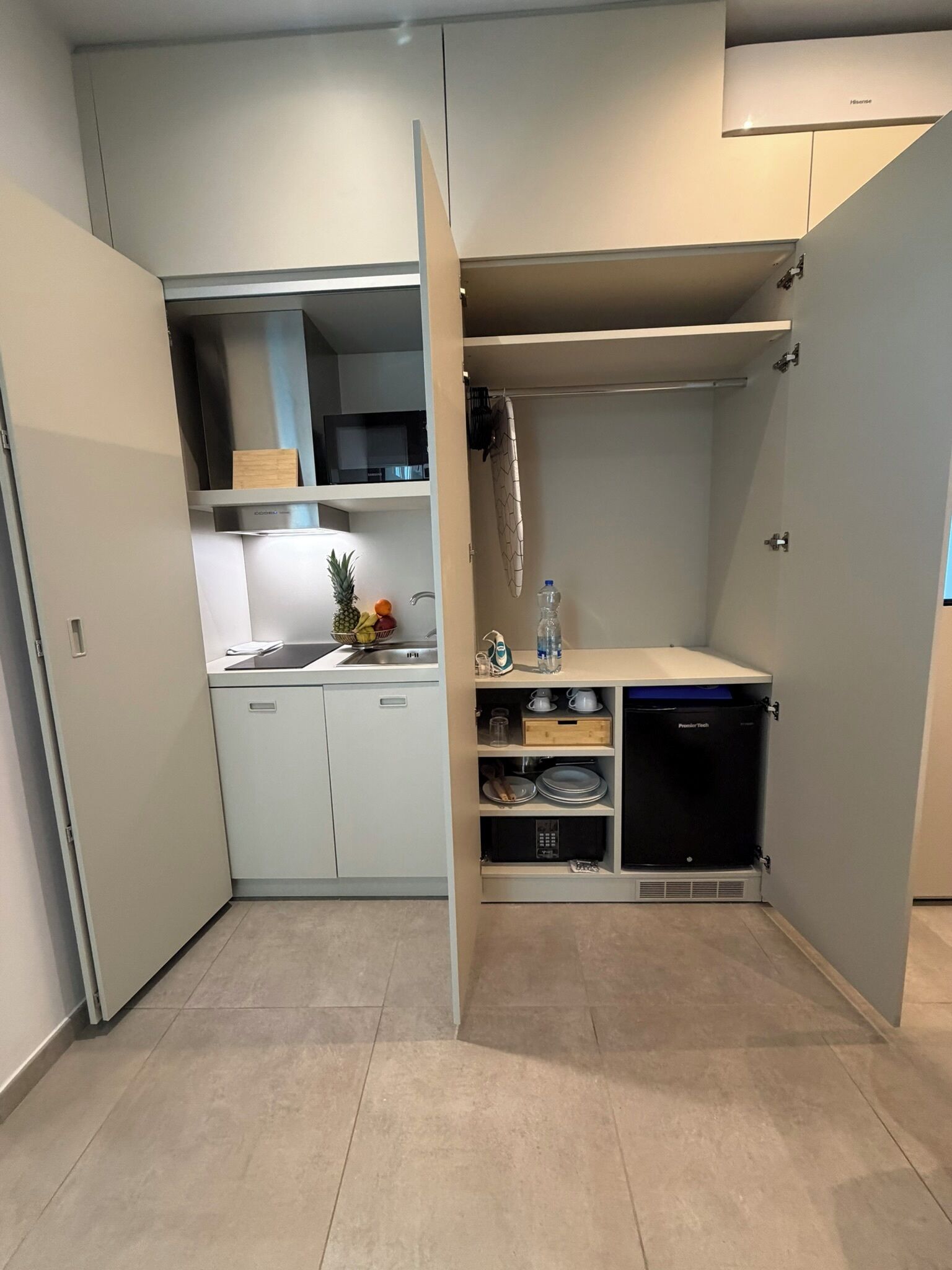 Fridge, stovetop, dishwasher