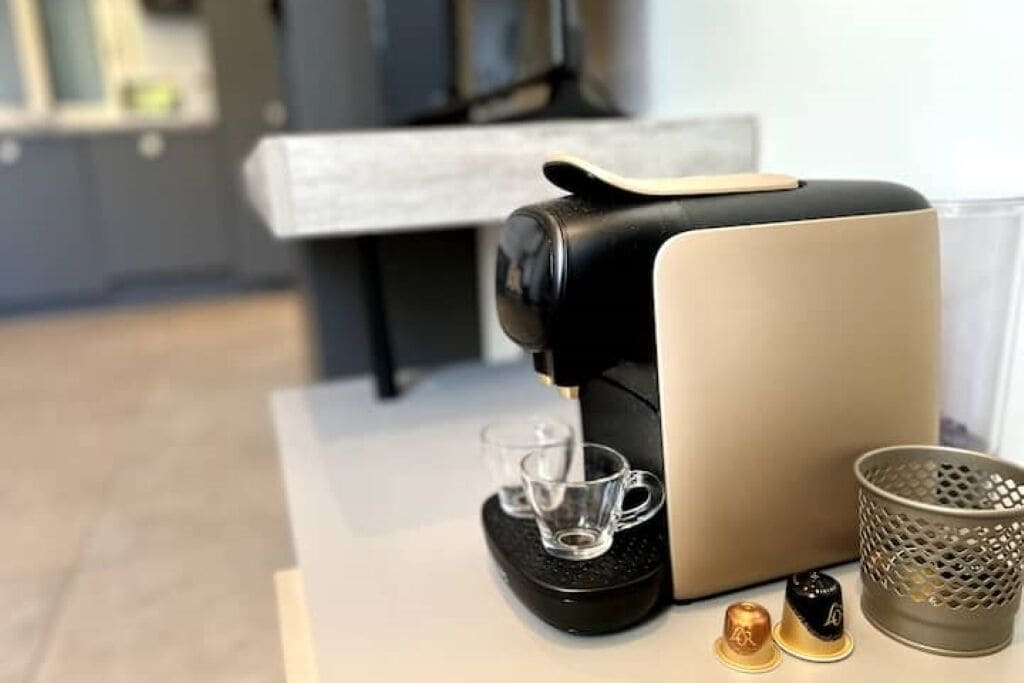 Kaffee und/oder Kaffeemaschine