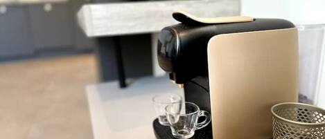 Kaffee und/oder Kaffeemaschine