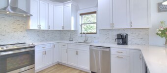 Inlet Escape - 5 BR/4 BA House Minutes From Murrells Inlet Marshwalk