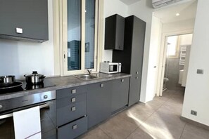 Mikrowelle, Ofen, Herdplatte, Geschirrspüler