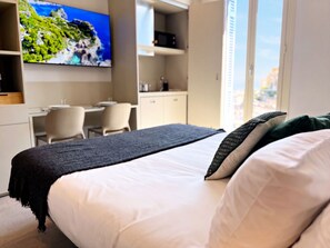 1 chambre, fer et planche à repasser, Wi-Fi, draps fournis