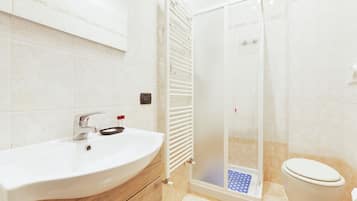 Doccia, asciugacapelli, bidet