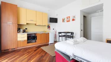 1 bedroom, iron/ironing board, internet
