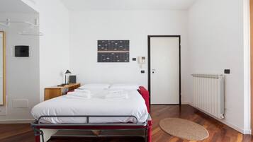 1 chambre, fer et planche Ă repasser, accĂšs Internet