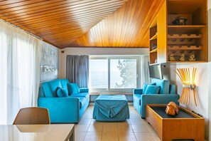 Living area - Sea View Charm: Mondello Apartment with Terrace (Palermo)