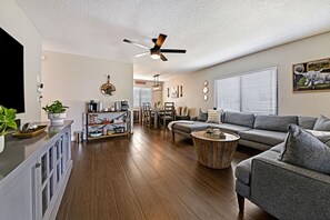Smart TV, fireplace, computer monitors