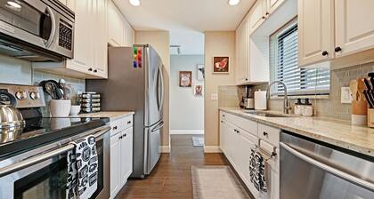 Full Home w/ Heated Salt Water Pool/Mini Golf, Private/Clean, Iconic location!