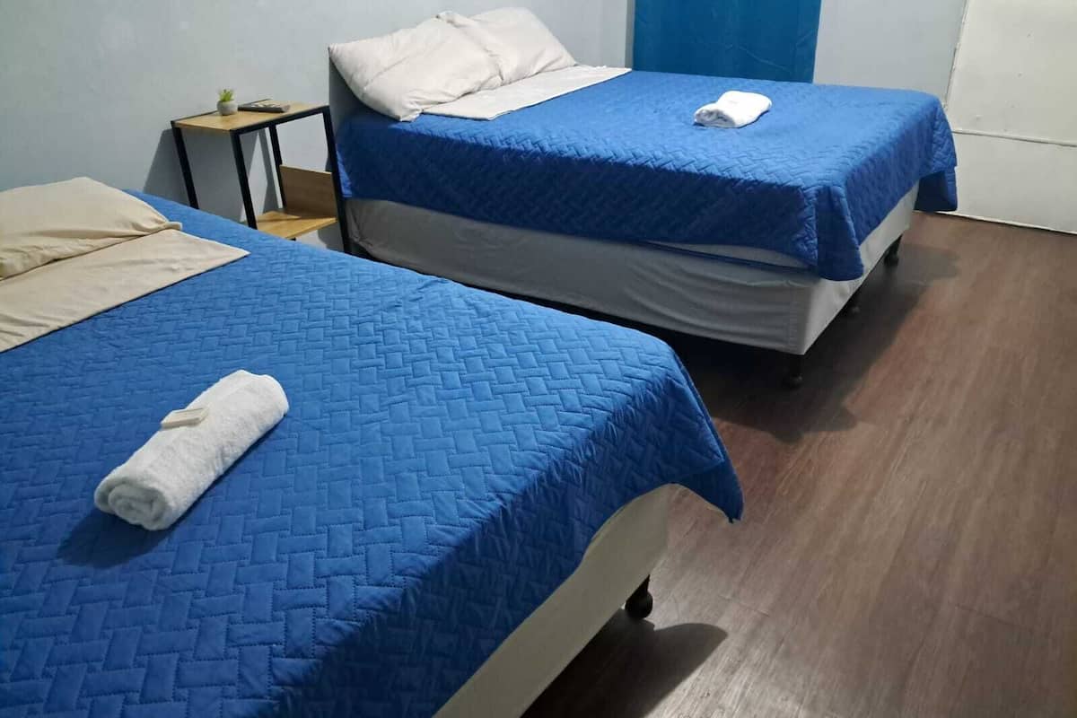 Kamar Ekonomi | 2 kamar tidur, Wi-Fi gratis, dan seprai linen