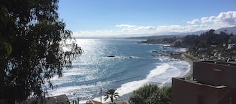 Cabaña con Balcón y Vista al Mar