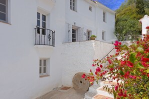Exterior - 4 bedrooms, sea views, and pure relaxation in Frigiliana. (Frigiliana)