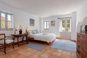 4 bedrooms, iron/ironing board, free WiFi, bed sheets - 4 bedrooms, sea views, and pure relaxation in Frigiliana. (Frigiliana)