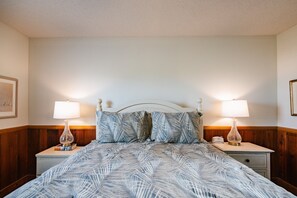 4 chambres, fer et planche à repasser, Wi-Fi, draps fournis