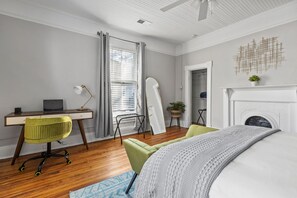 1 bedroom, iron/ironing board, WiFi, bed sheets - 1 Bed Luxury Downtown Columbia (Elmwood Park) (Columbia)