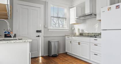 1 Bed Luxury Downtown Columbia (Elmwood Park)