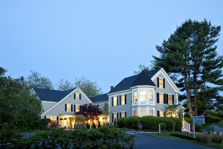 Fachada de la propiedad. The Inn at English Meadows