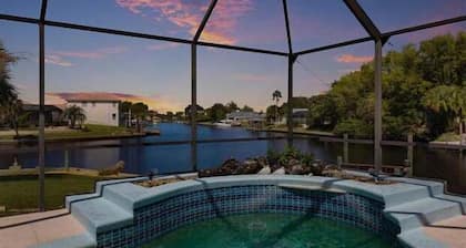 "Captain's Key Waterside Retreat" Boat Dock! Awesome Pool!