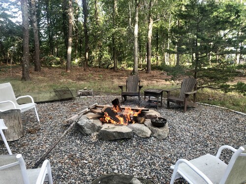 Cozy, renovated home in a charming duplex cottage