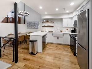 Fridge, microwave, oven, stovetop - Woodside Elegance | Ski-In Ski-Out Escape (Park City)