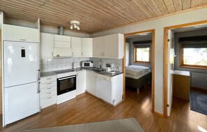 Fridge, stovetop, dishwasher, coffee/tea maker - 2 bedroom lovely home in Vaggeryd (Vaggeryd)