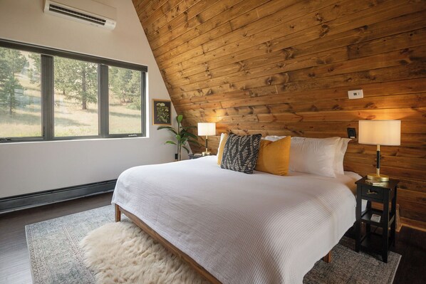 3 bedrooms, iron/ironing board, travel cot, free WiFi