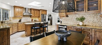 SWSS - Unwind in Luxury: RnR - Scottsdale's Premier Entertainment Oasis 7 bedroom, 8.5 bath