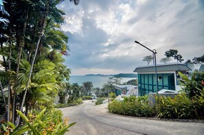 Property grounds - Beach Front Villa with Stunning views and own private beach,relax, BBQ. (Pa Klok)