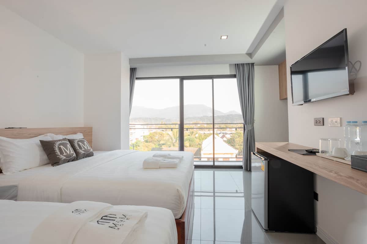 Family Room | 1 bedroom, desk, free WiFi, bed sheets