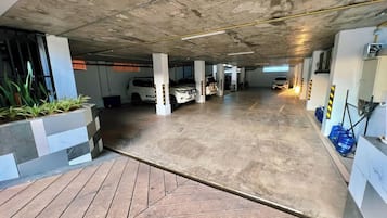 Aparcamiento sin asistencia gratuito