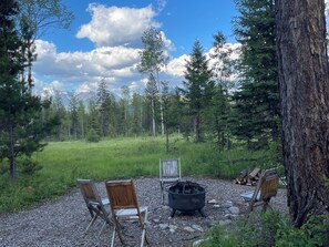 Property grounds - Glamping tent 1, remote with Glacier Park Mountain views. 5mins from Polebridge  (Polebridge)