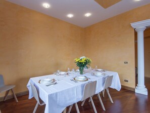 Dining - Le Colonne by Interhome (Rome: Historical City Center)