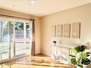 Interior - 20%OFF! Chic Home with Expansive big Backyard (San Mateo)