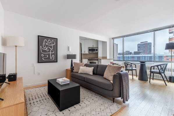 TV, stereo - Hip Kips Bay 1BR w/ Doorman, W/D & Gym, nr Hospital (Midtown)