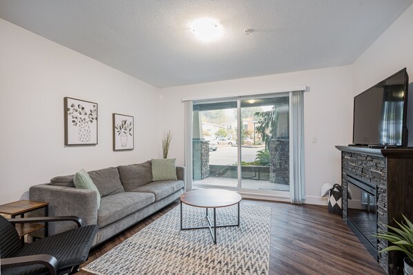 スマートテレビ、暖炉