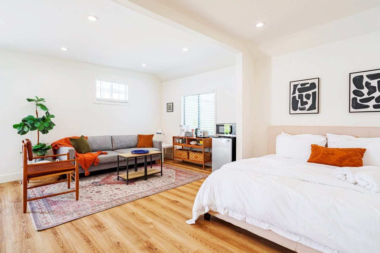 Cozy Studio Home near Universal Studios