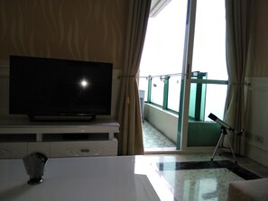 1 bedroom, in-room safe, free WiFi, bed sheets
