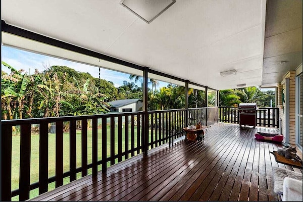 Balcony & Clothes Line area