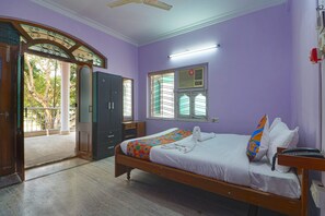 Kamar Double Deluks, pemandangan taman | Meja kerja, kedap suara, Wi-Fi gratis, dan seprai linen